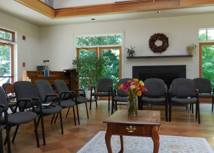 Seating capacity : 145 persons